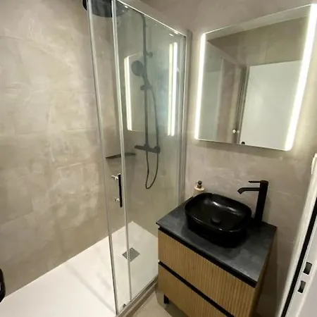 Madonna Elegance, Proche Sanctuaire, 95m2 * Λούρδη